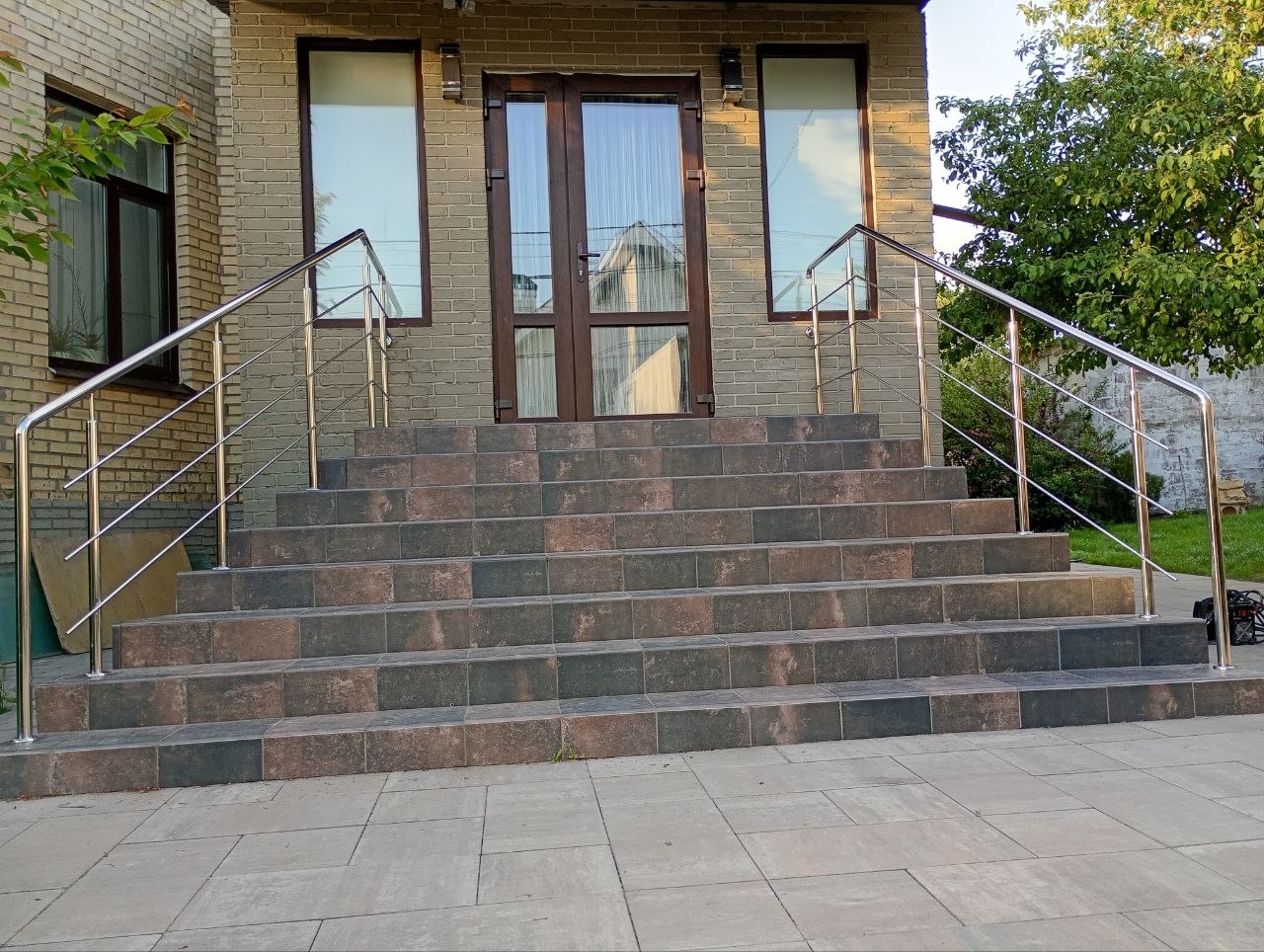 Поручні на стійках без наповнення